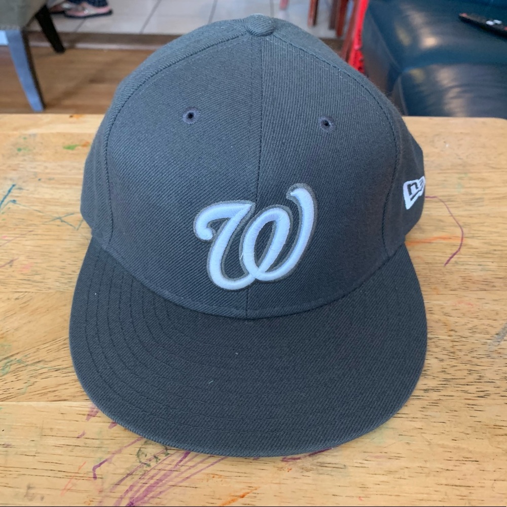 New era hats fit brand new look clean still has tags 5 teams mlb baseball 7 1/4